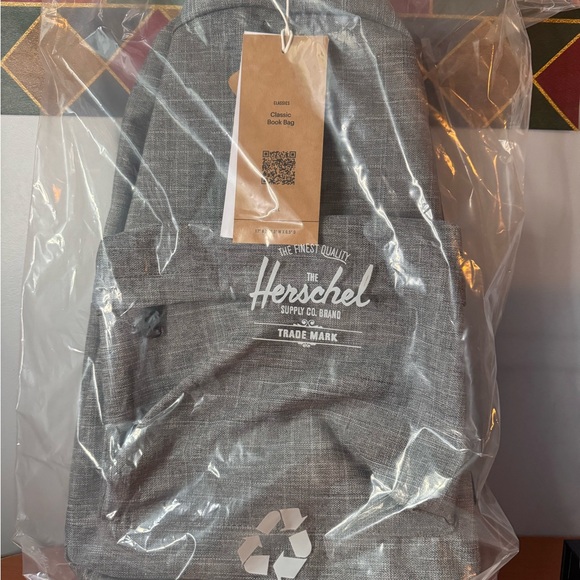 BRAND NEW Herschel Backpack - Picture 6 of 6